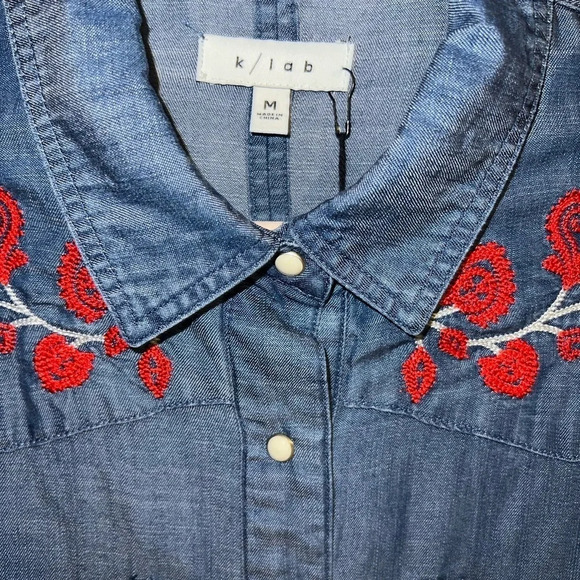 K/LAB chambray button down shirt with embroidered accent in red. Open back! - Picture 2 of 8